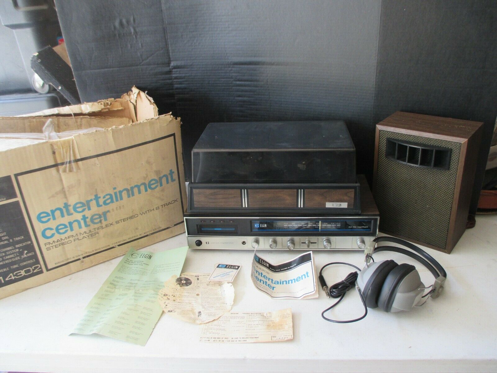 Vintage Elgin Rm 4302 Stereo Eight 8 Track Playeram Fm Turntable  W/ Box 1970s